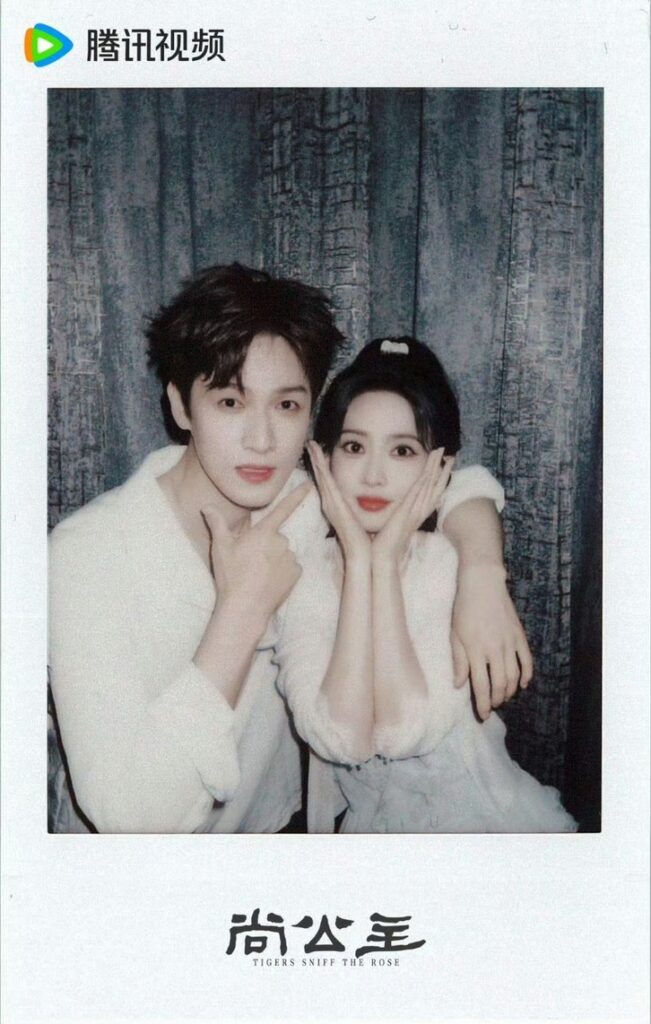 Couple Mạnh Tử Nghĩa và Lý Quân Nhuệ trong ảnh Polaroid phim mới