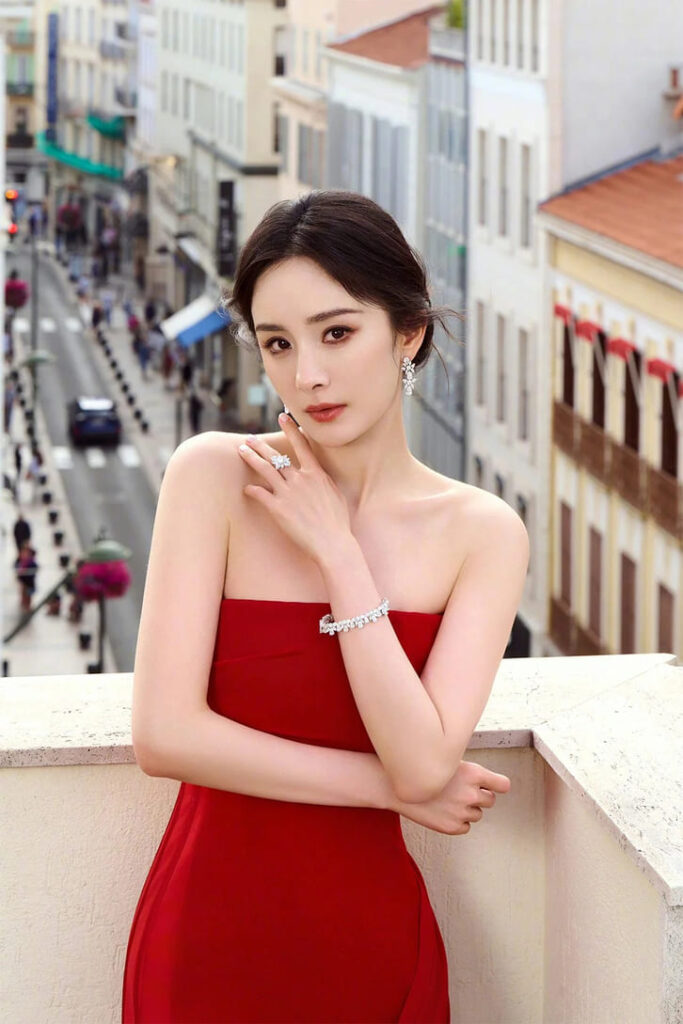 Top 10 diễn viên nữ Trung Quốc nổi tiếng nhất làng giải trí Hoa Ngữ 5 Diễn viên nữ nổi tiếng Trung Quốc: Dương Mịch