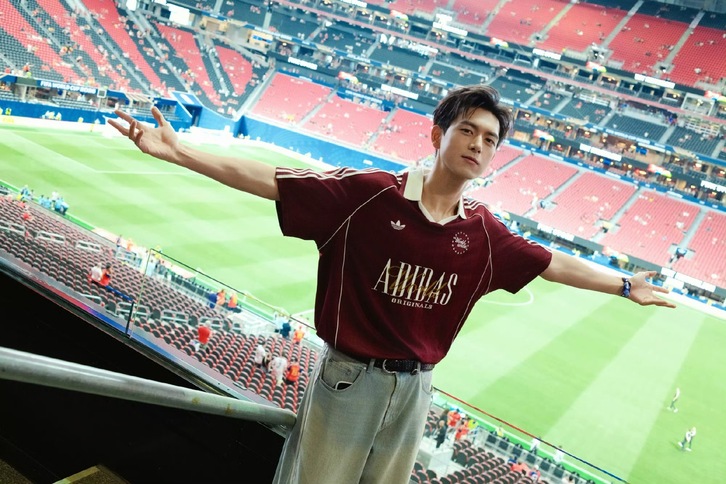 FIFA World Cup 2026: Lý Hiện tham gia nghi thức “kick-off” cùng Adidas gây tranh luận