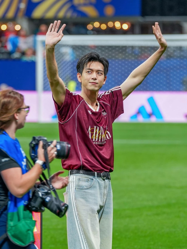 Lý Hiện trong vai trò kick-off guest của Adidas