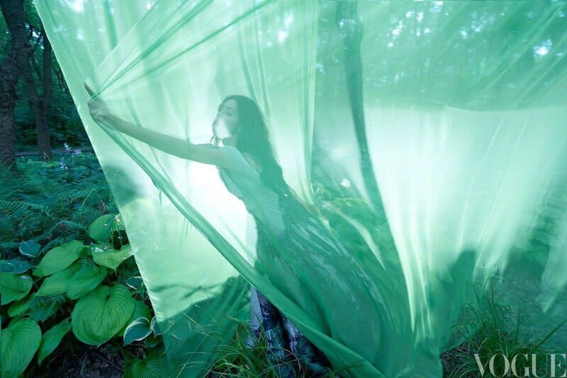 Địch Lệ Nhiệt Ba bộ ảnh VOGUE China 2026