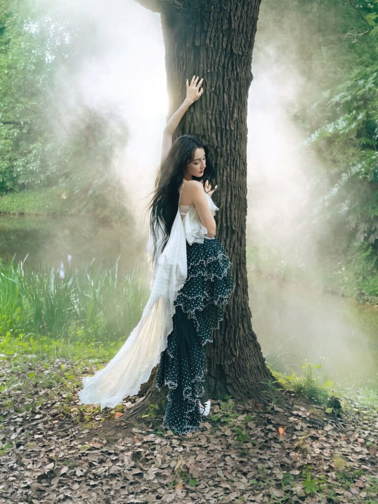 Địch Lệ Nhiệt Ba diện Dior Haute Couture Thu Đông 2026