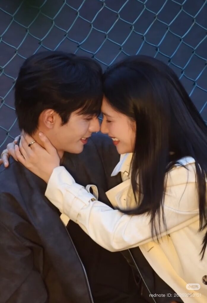 Tống Uy Long, Trương Tịnh Nghi với chemistry ngọt ngào trong "Chó Hoang và Xương" 15 Tống Uy Long Trương Tịnh Nghi gây chú ý với ảnh hậu trường