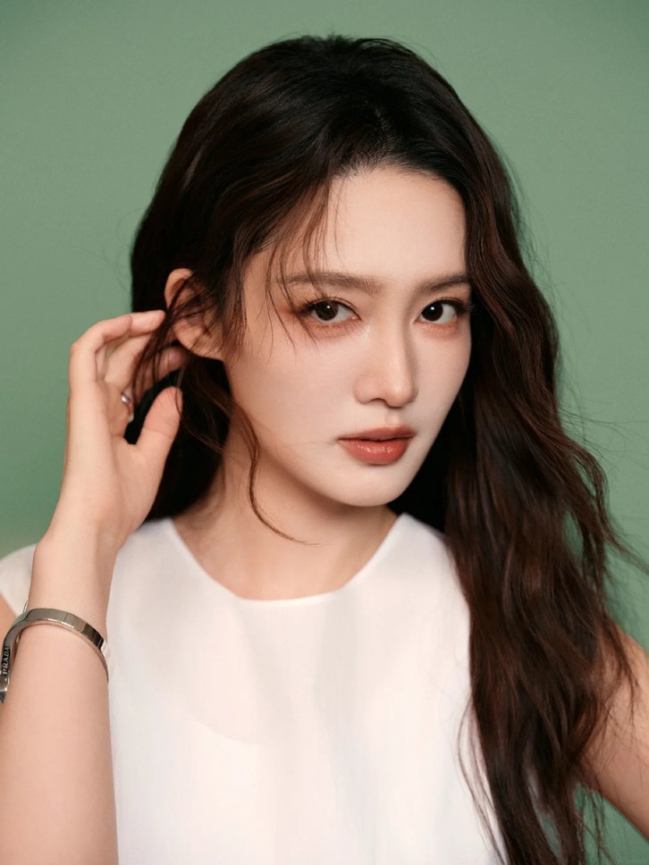 Diễn viên Trung Quốc nữ 9x Lý Thấm