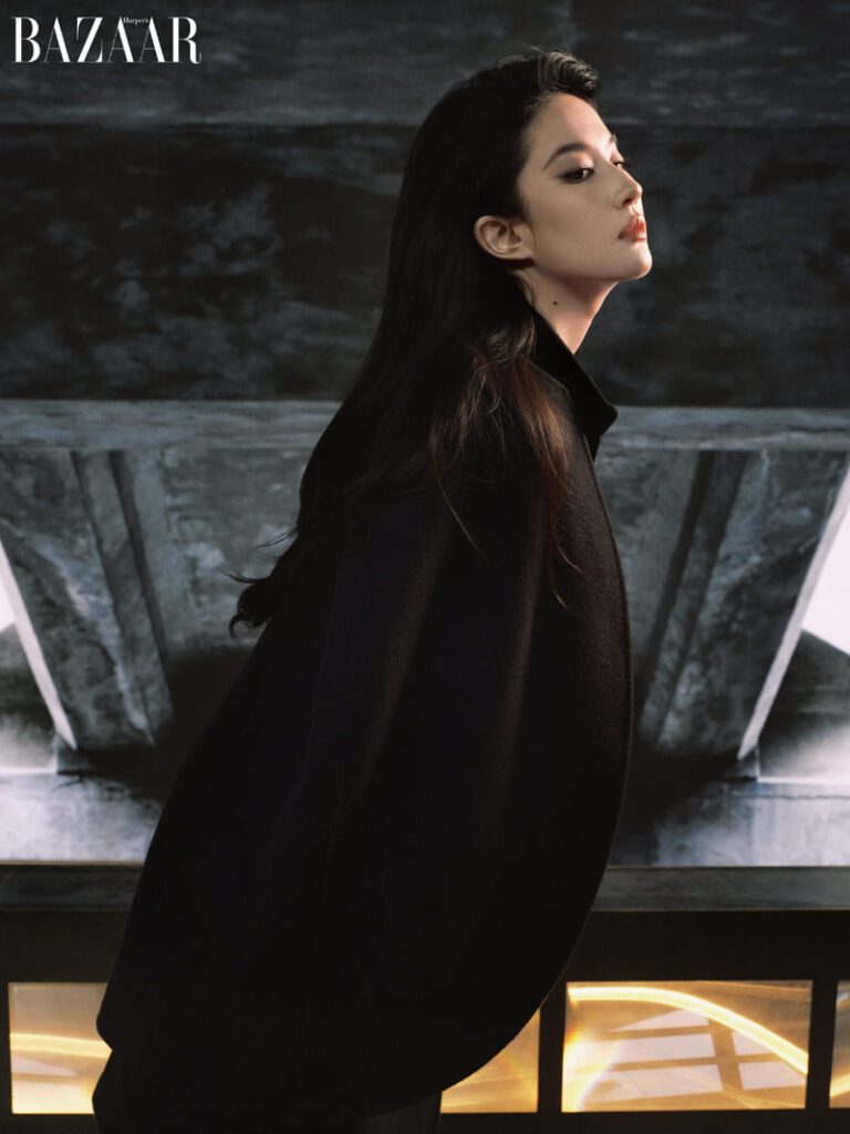 Lưu Diệc Phi lập kỷ lục với 3 bìa Kim Cửu Harper’s Bazaar 2026 9 Lưu Diệc Phi khoe khí chất sang trọng tuổi 39