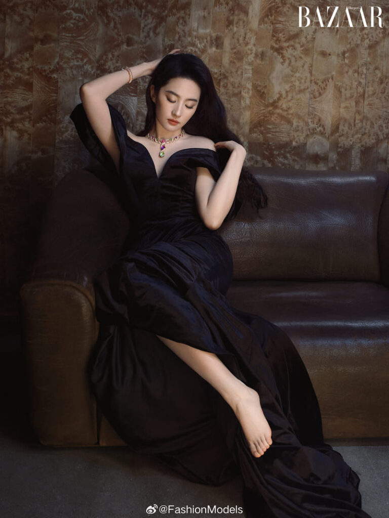 Lưu Diệc Phi lập kỷ lục với 3 bìa Kim Cửu Harper’s Bazaar 2026 5 Lưu Diệc Phi diện Louis Vuitton Thu Đông 2026